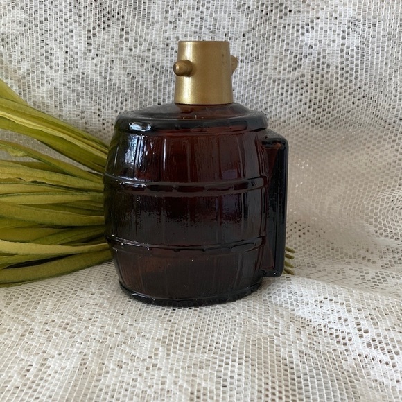 Vintage Avon Wine Barrel Design Cologne Bottle.Wonderful condition/empty/no box - Picture 1 of 5